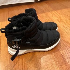 The North Face women’s Thermoball snow boots